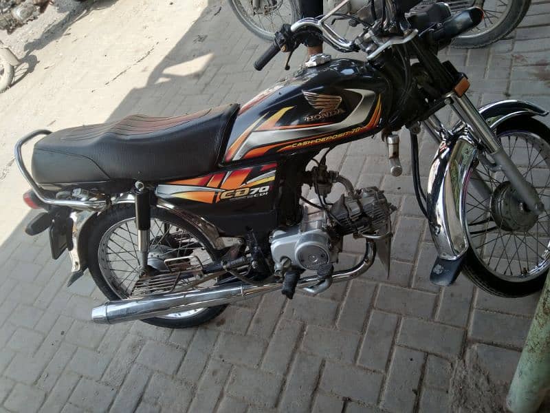 motorcycle is very good condition 4