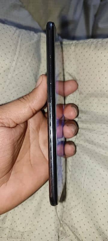 Oppo F17 Pro 8+5GB     128GB 4