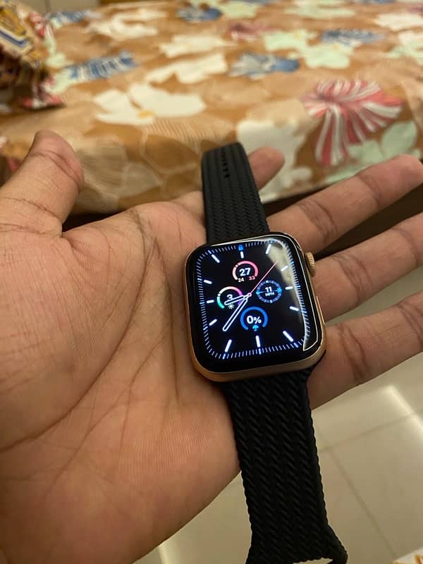 Series 4 Gold 2