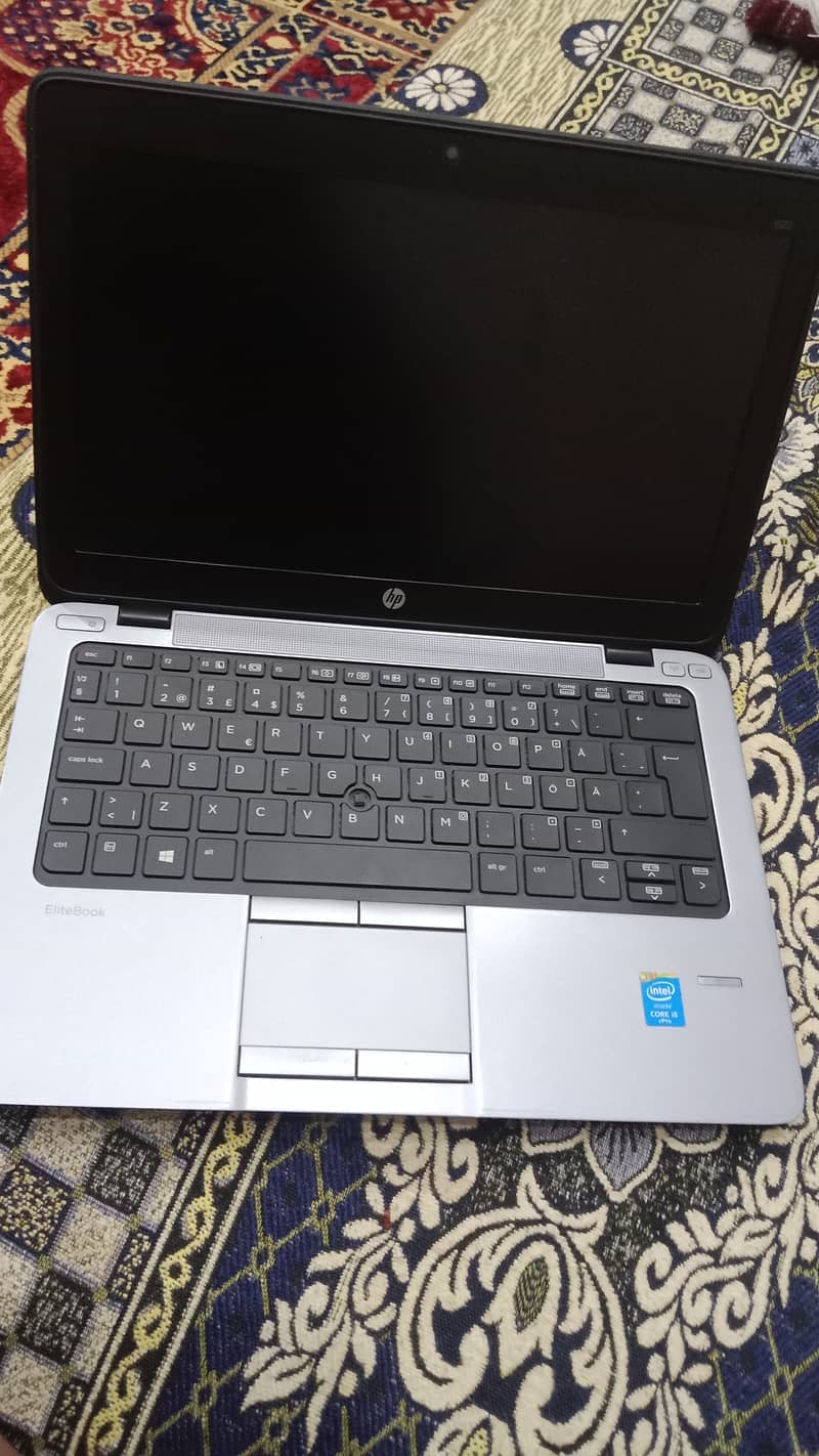 Hp laptop core i5 820 elite book 2