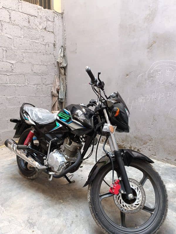 new bike slip 700 kilometer chali Hai(03333723361 0