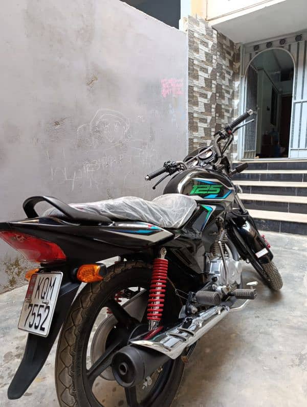 new bike slip 700 kilometer chali Hai(03333723361 1