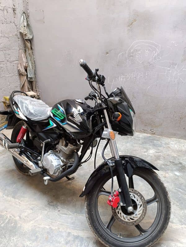 new bike slip 700 kilometer chali Hai(03333723361 3