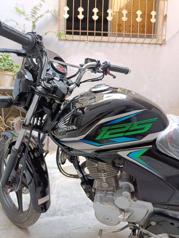 new bike slip 700 kilometer chali Hai(03333723361 8