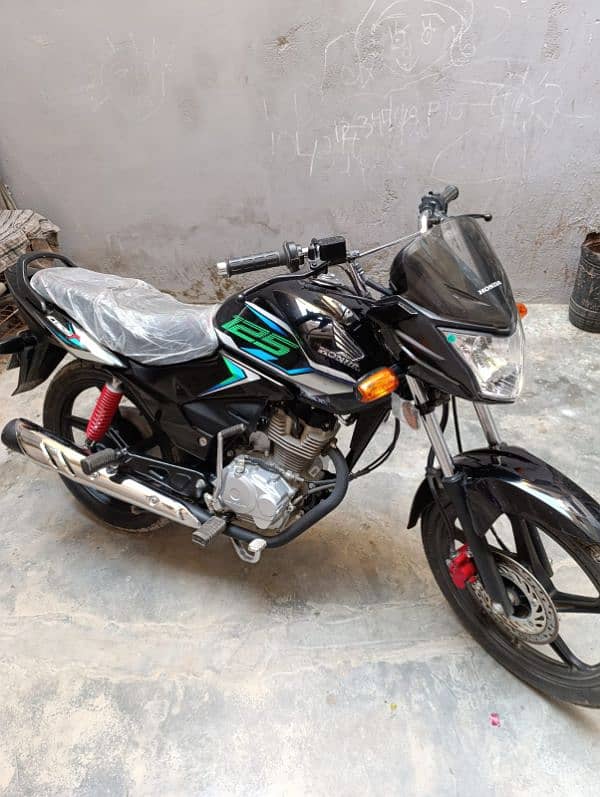 new bike slip 700 kilometer chali Hai(03333723361 9