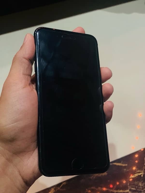 iPhone 7 Plus 10/10 nd in geniun condition original Bettery changed 1