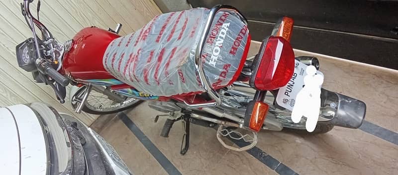 Honda 70 condition brand new 1