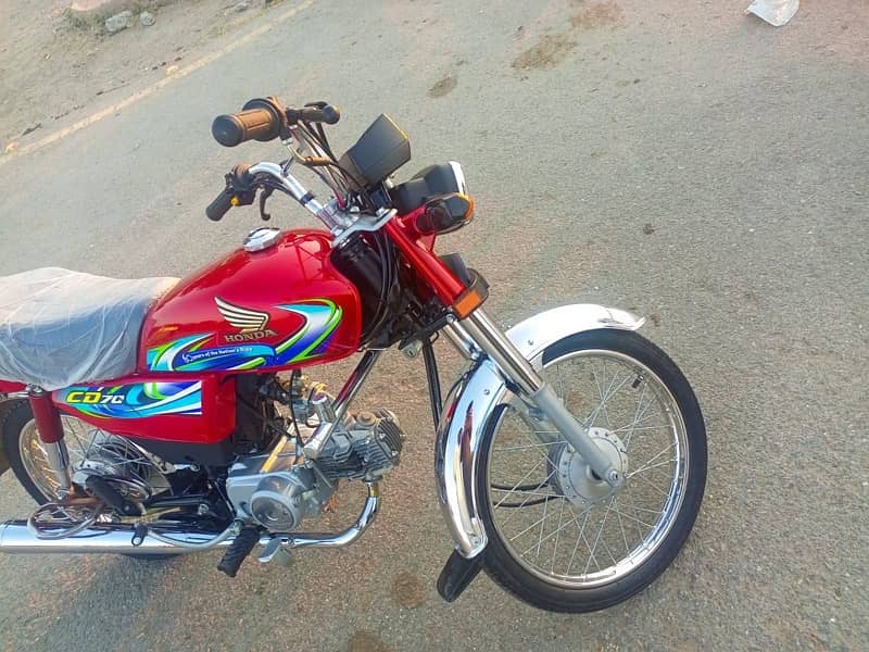 Honda 70 condition brand new 3