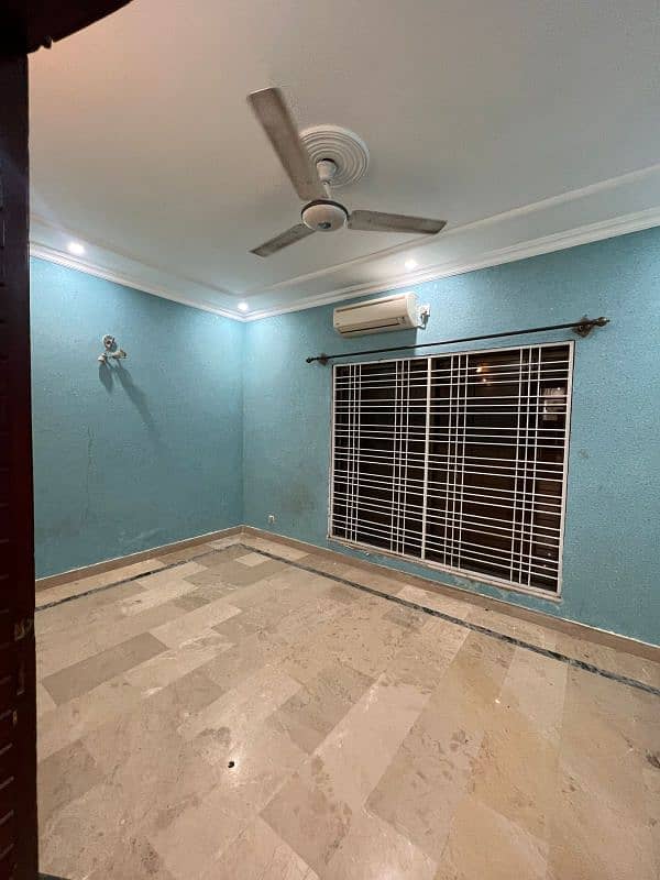 Chaklala scheme 3 1 kanal Upper portion available for rent 0