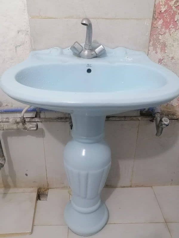 wash basin and tanky for sale 0