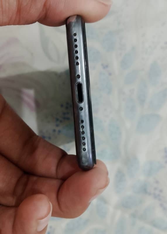 iphone 8 offical pta approved 3