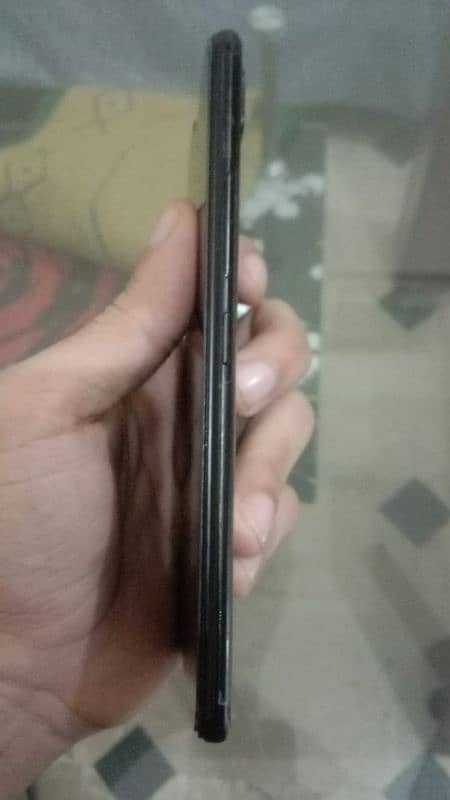 Vivo V9 selling 4