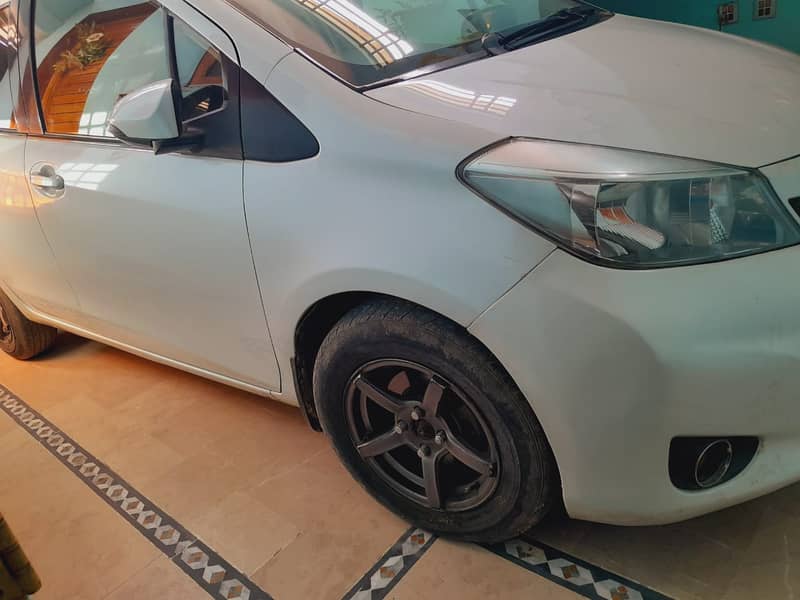 Toyota Vitz 2013 /2016 1