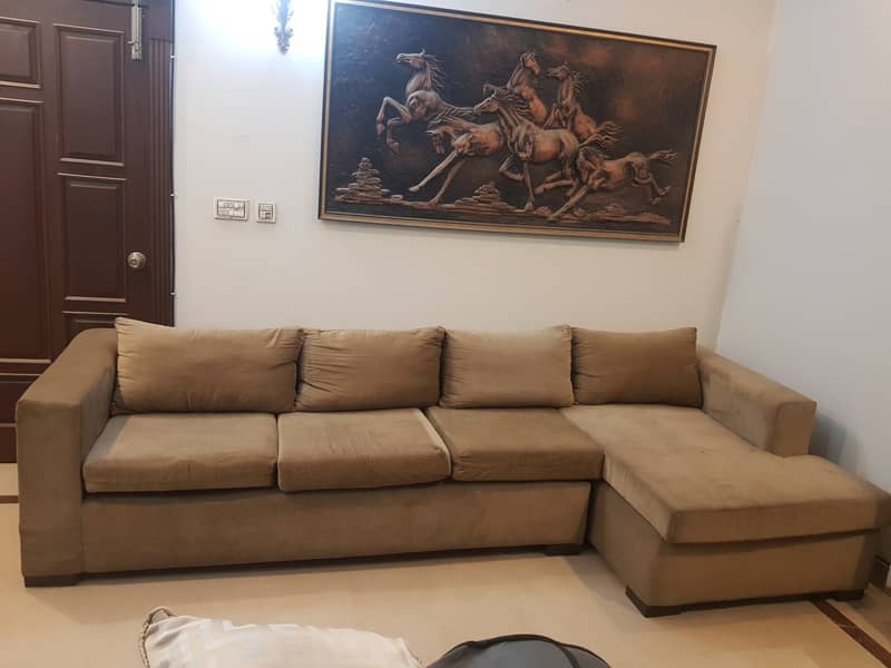 Almost brand new sofa 0