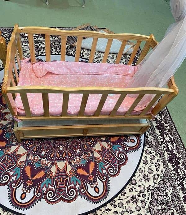 Baby cot + swing, wooden, used, good condition 3