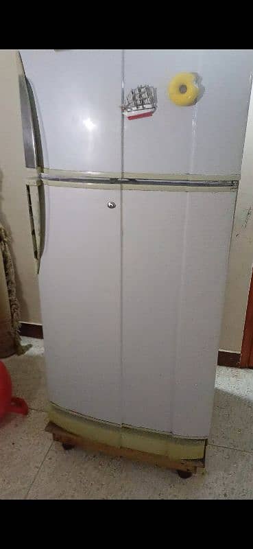 PEL Refrigerator 18 cubic ft at 22,500 4