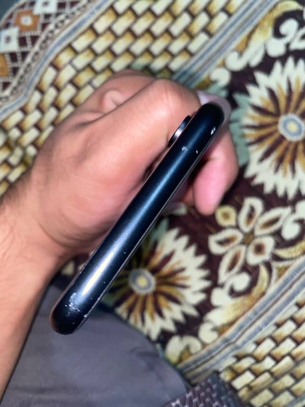 Iphone xr 64GB non PTA 10/9 condition  and battery  few 2days change 3