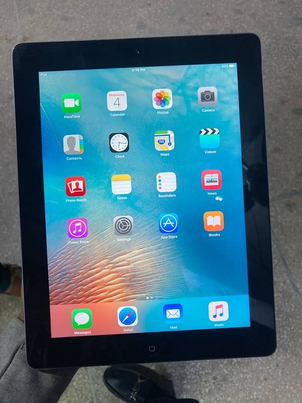 Ipad 32gb without box charger 4