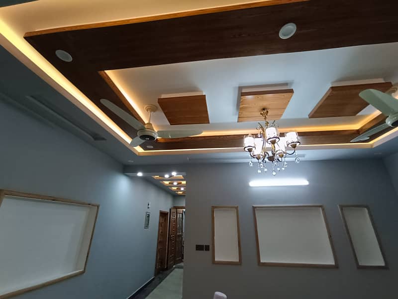 Double story house sale location Habibullah Colony 10