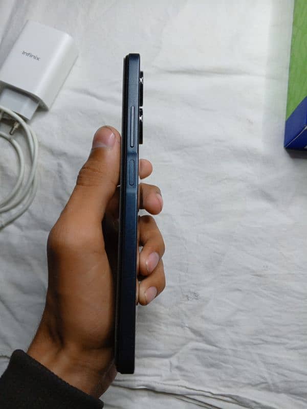 INFINIX HOT 30 FOR SALE. . 8