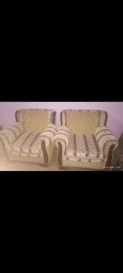 7seater sofaa set hai urgent sale krhy hain 11thousand mai