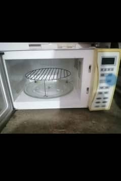 microwave oven