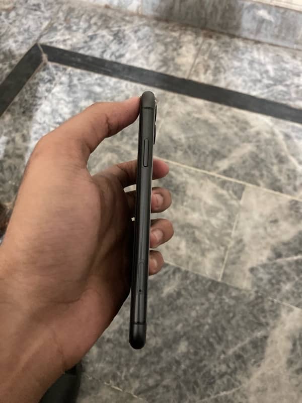 iphone 11 (64)gb JV NON PTA 1