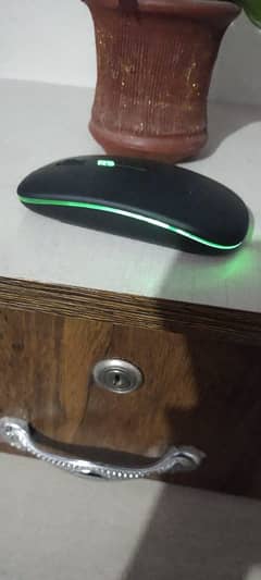 Recharable gaming mouse