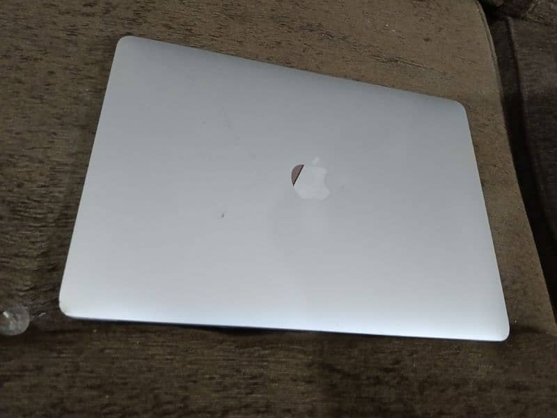 MacBook Pro 2017 13.3 Inches 0