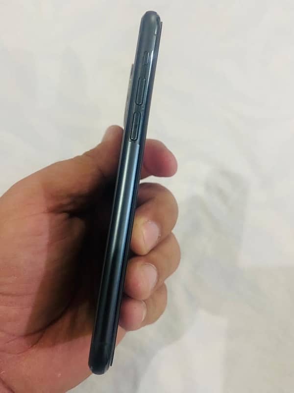 iphone 11pro pta aproved 2