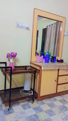 Dressing table