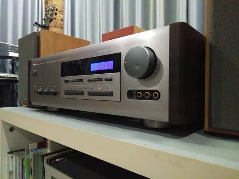 AVX1000 DSP YAMAHA AMPLIFIER 2