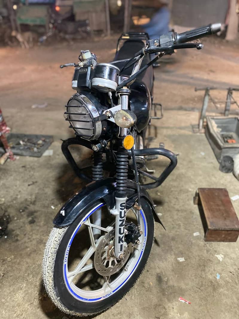 Suzuki GS 150 2020 7