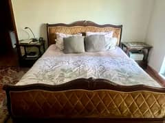 Pure sheesham wood bed.