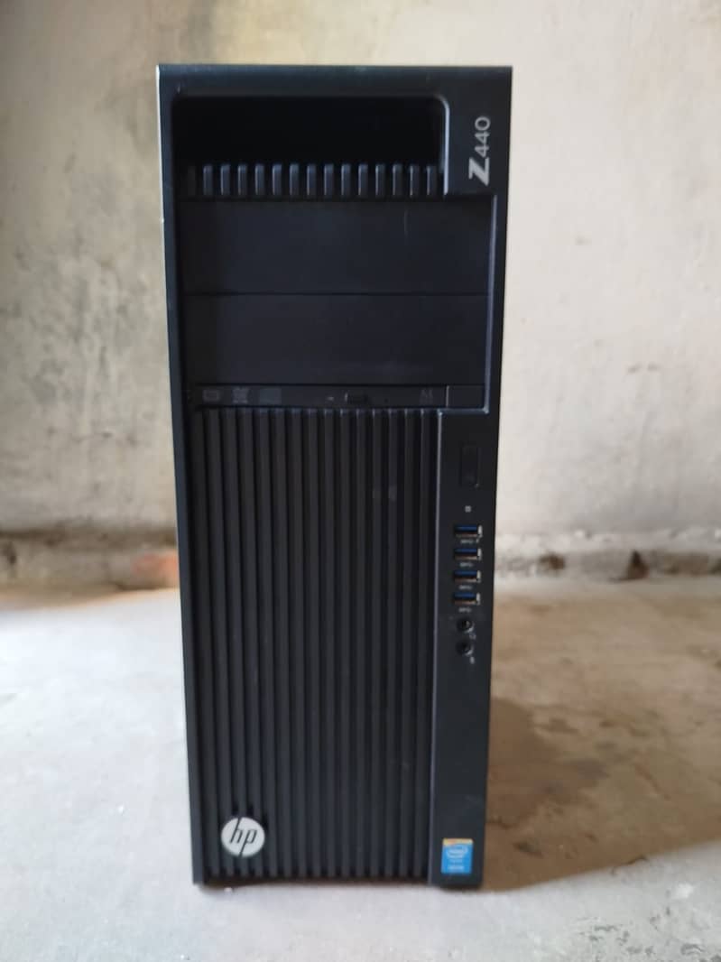 HP Z440 / E5 2697 V3 (14 Cores) / 16GB Ram / 500GB 0