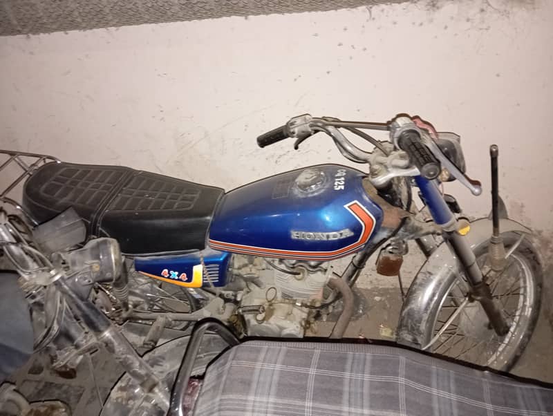 Honda CG 125 1982 CDI karachi numb 1