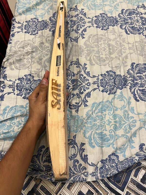 English willow A grade bat very heavy bottom 3 4 matches used only 4