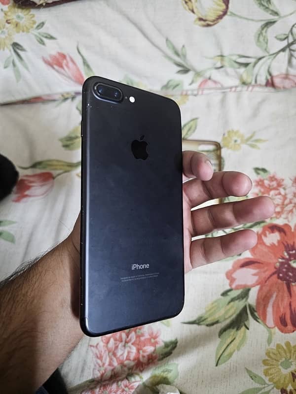 iphone urgent sale 7 plus 128 gb 4