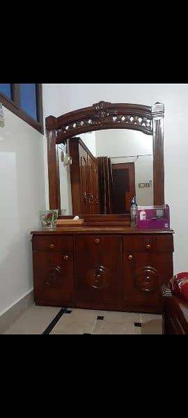 sale Furniture Divider And Dressing 10by10 condition 03332981181 0