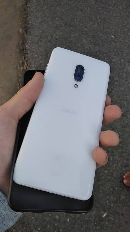 Aquos Zero 2 (8/256) 1