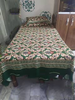 Thakhta wooden bed