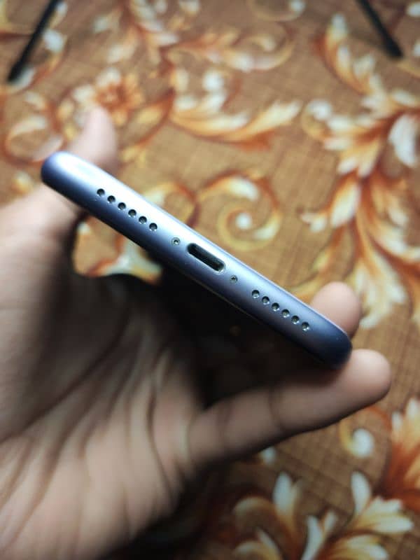 iPhone 11 (Purple) - PTA Approved 2