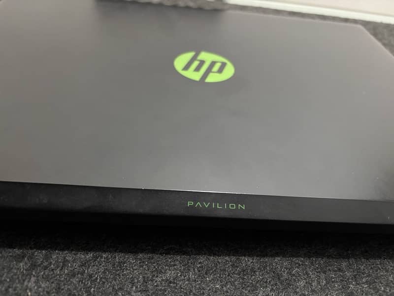 Laptop HP Pavilion 15 Gaming Ryzen 5 3550H / SSD 256 GB 1