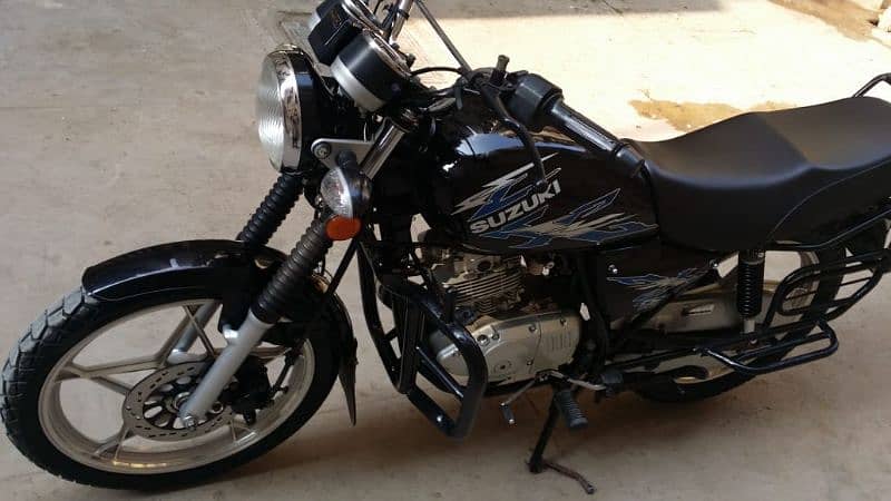 Suzuki gs 150 special edition 8