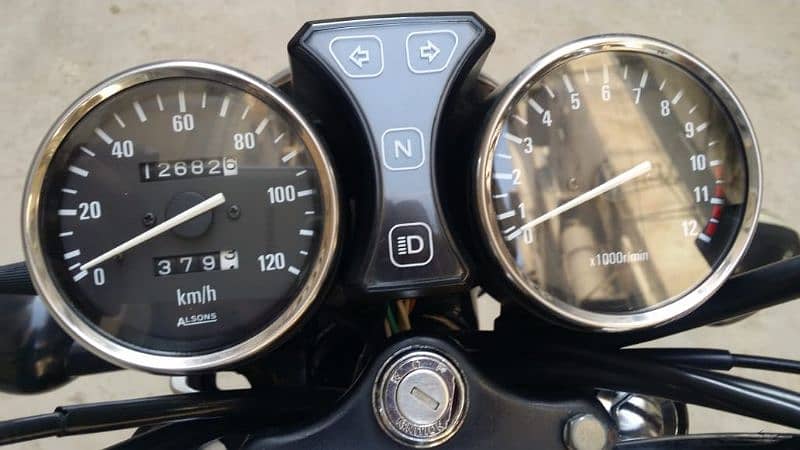 Suzuki gs 150 special edition 9