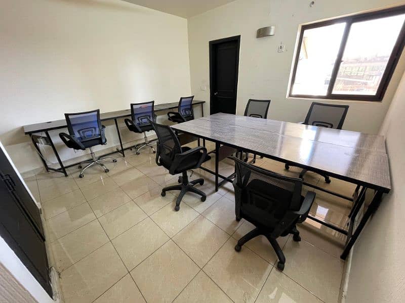 co-working space / shared office /shared seats / freelancers workspace 8