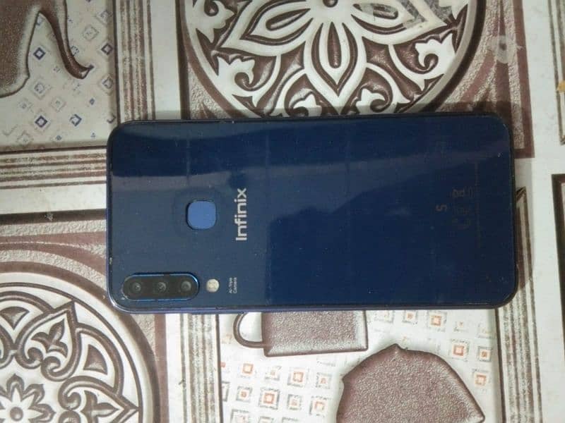 Good Condition Phone PTA Approved With Cover 4