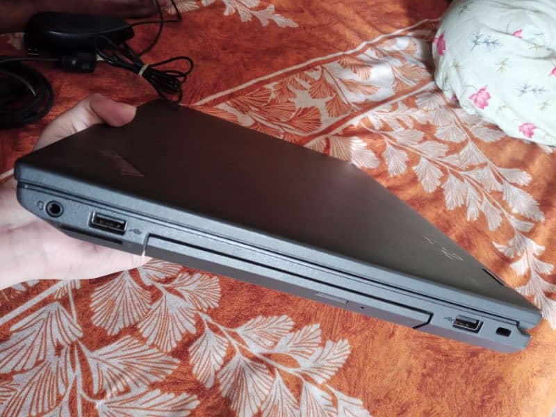 urgent sell Lenovo laptop 4