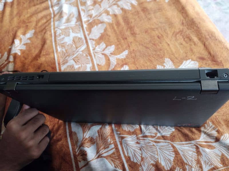 urgent sell Lenovo laptop 7