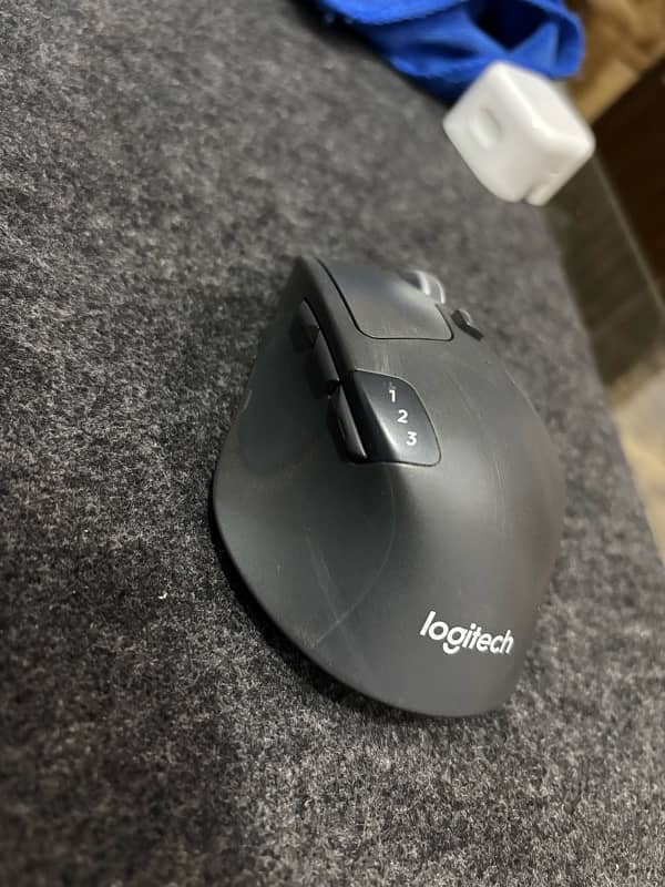 Logitech M720 Triathlon Mouse | Bluetooth | USB Dongle 4